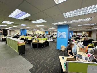 ☆捷運南京三民站☆漂亮商業大樓、明亮空間、一層一戶（第1張）