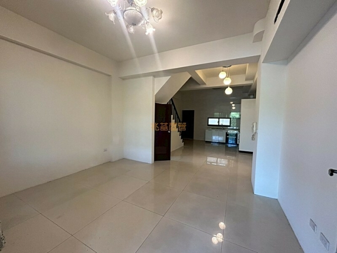 兆基社會住宅🏡北斗鬧區全新車庫透天~（第1張）