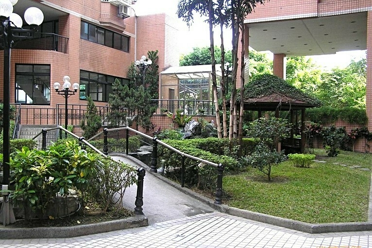 兆基社會住宅🏡西屯近逢甲商圈公園大四房有車租補（第15張）