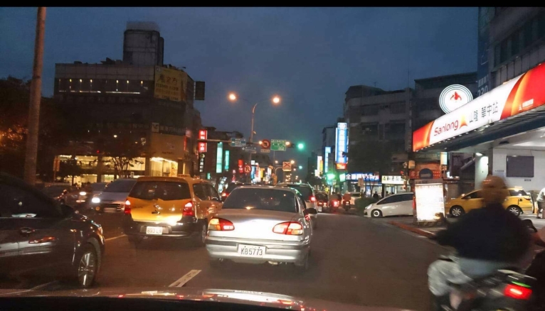 捷運站出口優質店面（第2張）