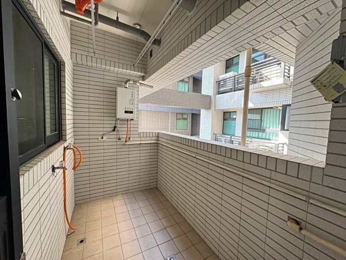 環球市三改二室附平車*獅子王（第8張）