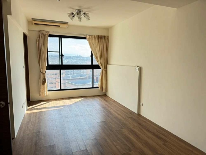 環球市三改二室附平車*獅子王（第1張）