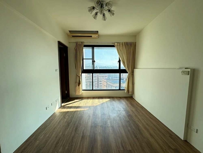 環球市三改二室附平車*獅子王（第2張）