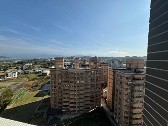 環球市三改二室附平車*獅子王（第13張）