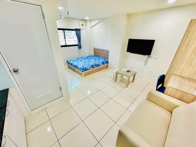 宇你相見💕陽台獨洗✨衛浴開窗近台中火車站.秀泰影城.新時代（第1張）