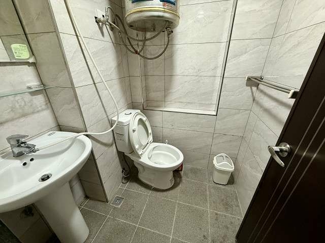 💞大象租屋💞近SOGO.威尼斯影城旁.漂亮網路大套房.附傢俱.家電.有陽台（第6張）