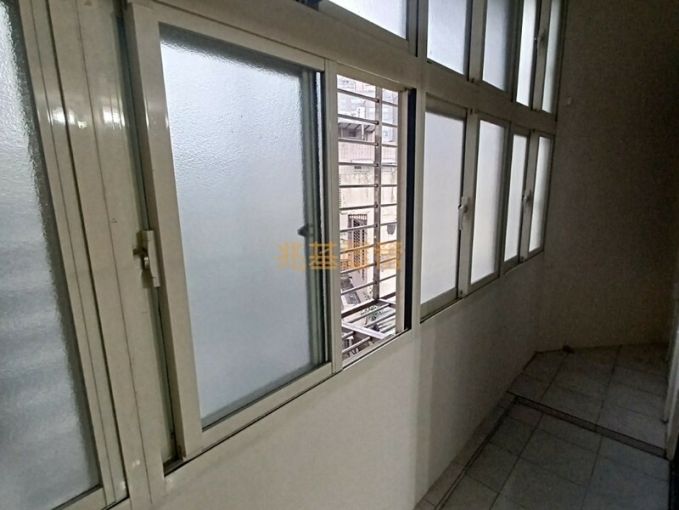 兆基社會住宅🏡廟口附近寧靜稀有大三房~⛳️(第12張)