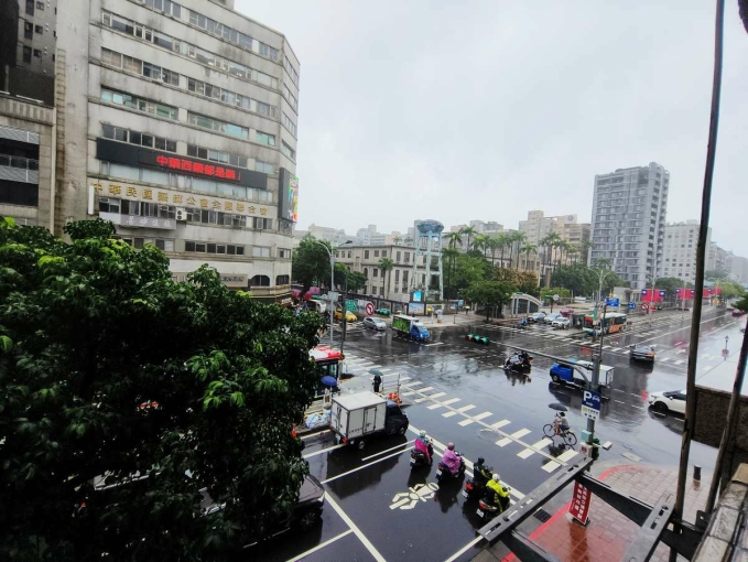 ☆捷運中山國小站☆方正格局、民權東 林森北交叉路口(第9張)