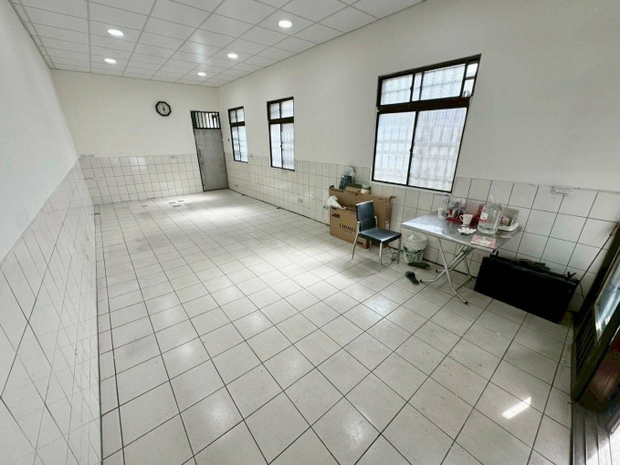 正軍功路二段🍀透天一樓🍀租金含稅🍀樓上有住可另租（第5張）