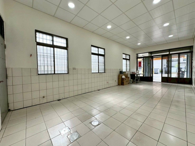 正軍功路二段🍀透天一樓🍀租金含稅🍀樓上有住可另租（第2張）