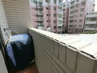 台電*電梯飲水機*子母車*陽台獨洗曬～機車位～（第12張）