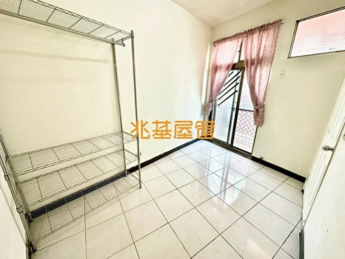 兆基社會住宅🏠爬梯3樓可租補室內16坪大空間（第4張）