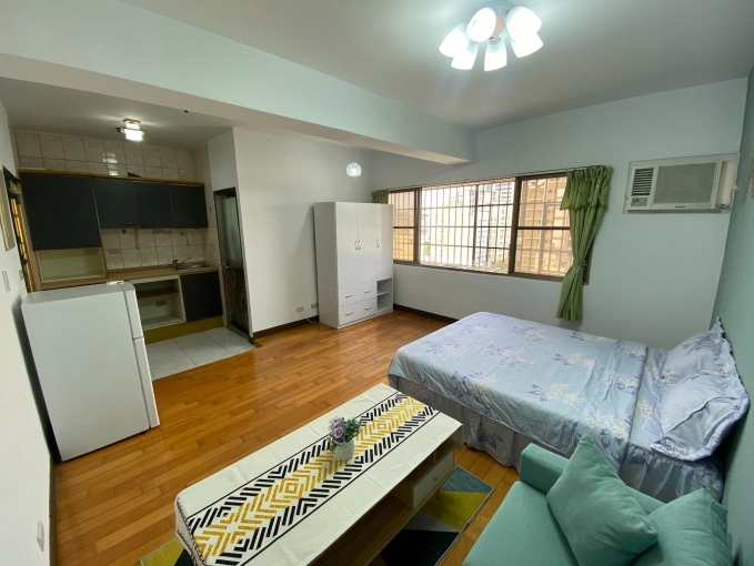 自租✨高雄火車站⭐次高樓層✨全新裝修採光美妝大套房（第1張）