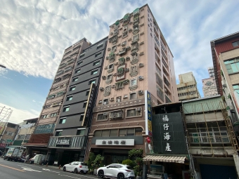 自租✨高雄火車站⭐次高樓層✨全新裝修採光美妝大套房（第12張）