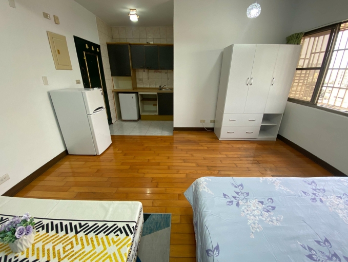 自租✨高雄火車站⭐次高樓層✨全新裝修採光美妝大套房（第8張）