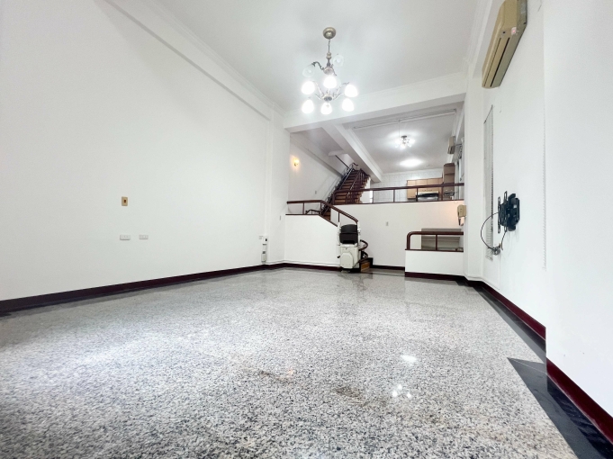 七期南屯惠文高中近公益路4房1陸發別墅 - Image 2