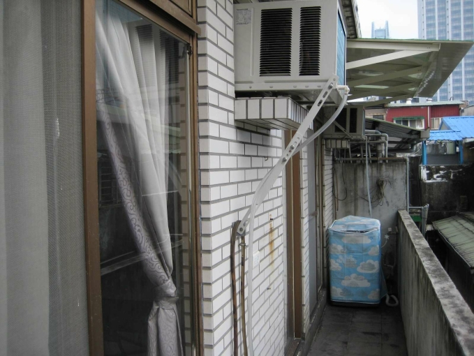 近信義商圈 近市政府捷運站 公寓獨立兩房一廳一衛 20坪 月租25000元（第15張）