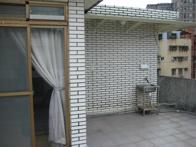 近信義商圈 近市政府捷運站 公寓獨立兩房一廳一衛 20坪 月租25000元（第13張）