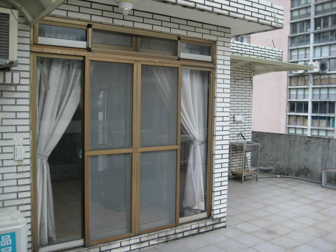 近信義商圈 近市政府捷運站 公寓獨立兩房一廳一衛 20坪 月租25000元（第12張）