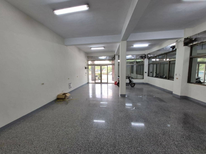 運動場店鋪(第1張)