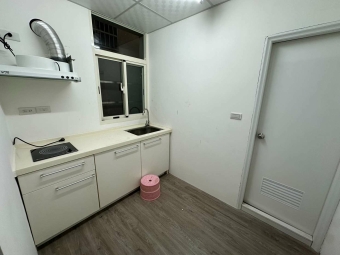 遠百商圈全新整理兩房家具店齊全包網路第4台（第7張）