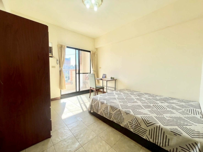 🔥西區陽台獨洗🔥電梯套房🔥台水台電🔥走路勤美 - Image 1