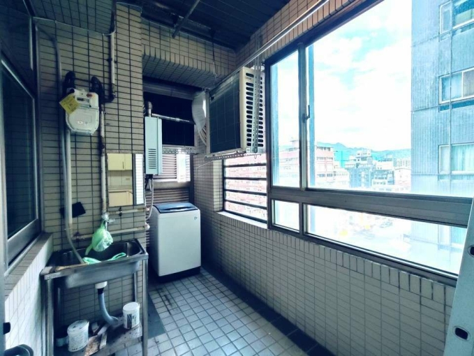 @@信義市政府商圈旁*採光明亮美四房（第12張）