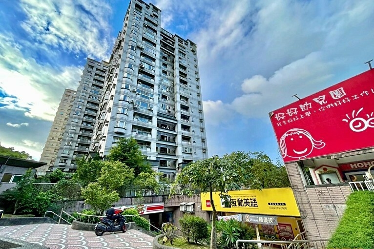 兆基社會住宅🏠達觀鎮-夜景清幽樹林環繞三房（第12張）