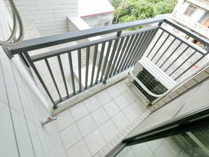 很新電梯套房@陽台@飲水機@子母車（第11張）