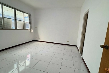 兆基🏡太保民生路｜巷弄清幽美房｜3房可租車位（第2張）