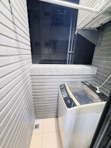 **陽台獨洗曬*專屬機車位*電梯*飲水機*子母車*流理台 - Image 10