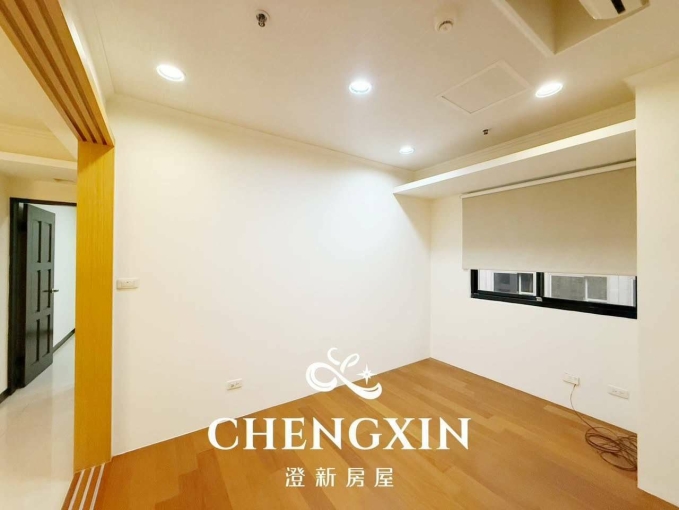 🌳竹北喜來登旁/高樓層次頂樓/稀有四房 🌳超大超寬敞坪數空間/一層兩戶/家具電齊全 - Image 5