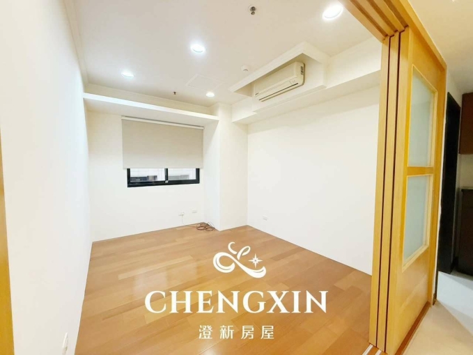 🌳竹北喜來登旁/高樓層次頂樓/稀有四房 🌳超大超寬敞坪數空間/一層兩戶/家具電齊全 - Image 4