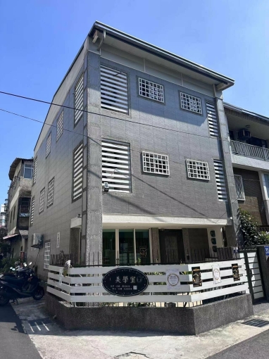 房東出租~ 🏠 台中/一中商圈/中國醫/2 F邊間套房出租/陽台獨洗曬/限女性/可租補 🏠 - Image 6