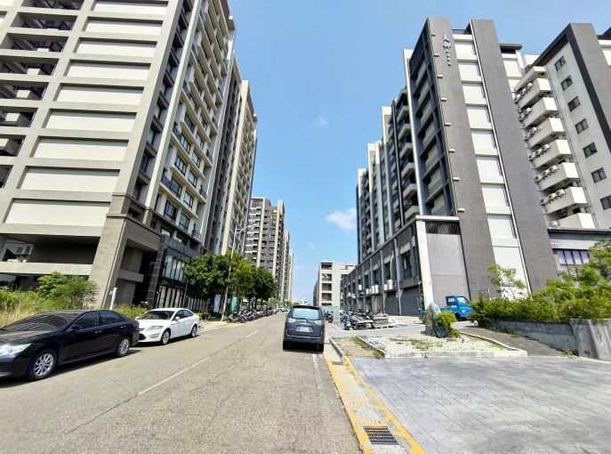 竹南園區，大埔天御社區，溫馨住宅，樓層管控含車位。（第9張）