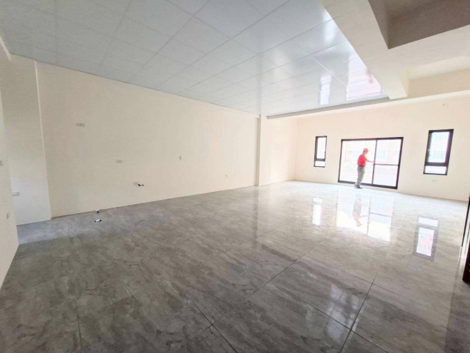 寬敞空間~適合辦公.咖啡簡餐少油煙業者~歡迎賞屋（第3張）