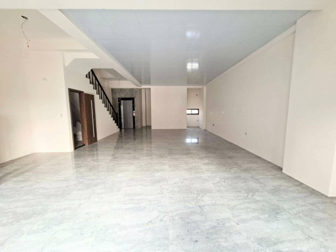 寬敞空間~適合辦公.咖啡簡餐少油煙業者~歡迎賞屋（第1張）