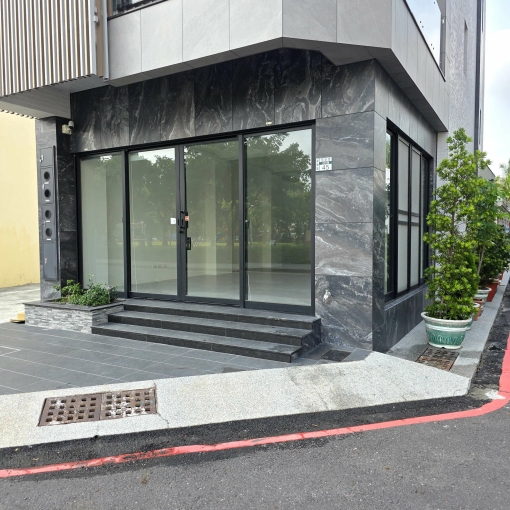透天厝公園三角窗店舖（第1張）
