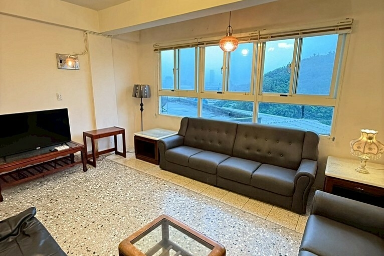 兆基社會住宅🏠⛳️~稀有美景~華麗裝潢一卡皮箱可入住⛳️(第1張)
