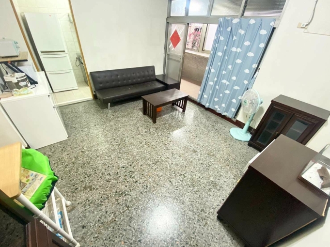 【公寓爬梯】南區二房🌈台水電⭐可寵⭐可雙租補🌳 - Image 1