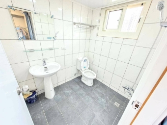 可寵物可租補☆電梯管理員☆全新裝潢全新家電 - Image 20