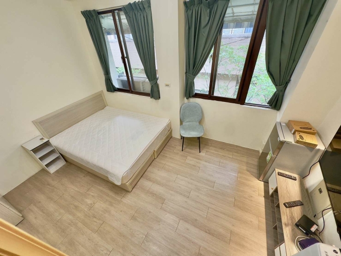 你混哪裡?我混黑眼圈⚡可貓貓✨獨洗獨曬⚡可租補💕近一中 中友⚡宇你相見（第1張）