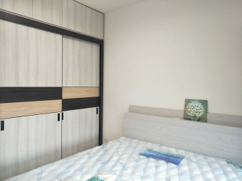 全新高鐵寧靜視野智能60吋電視飯店床墊+電動簾（第5張）