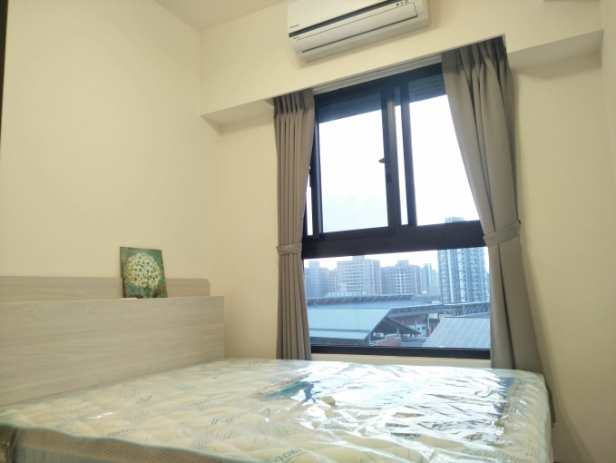 全新高鐵寧靜視野智能60吋電視飯店床墊+電動簾（第6張）