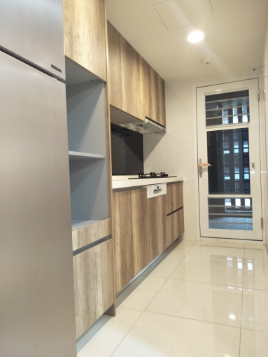 全新高鐵寧靜視野智能60吋電視飯店床墊+電動簾（第12張）