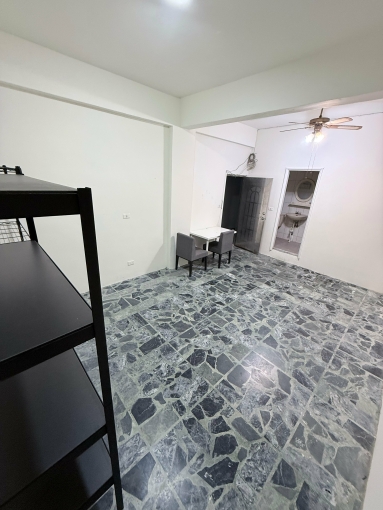 《套房出租》可當倉庫 有對外窗空氣清新（第1張）