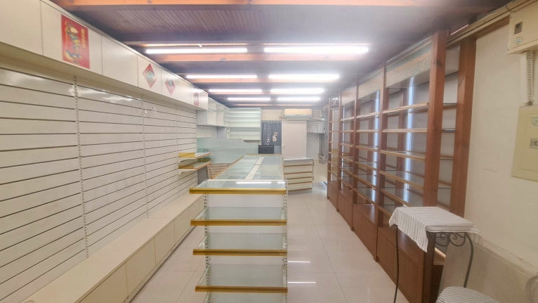 文湖邊間挑高黃金店面兼住辦(第4張)