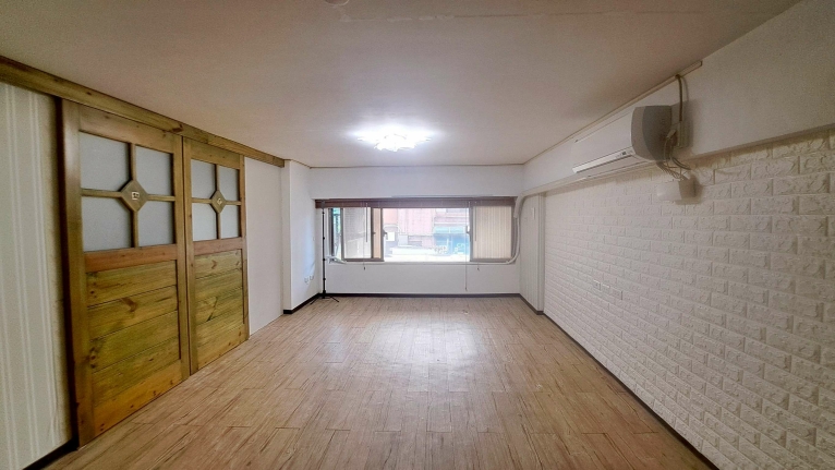 文湖邊間挑高黃金店面兼住辦(第10張)