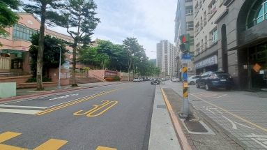 文湖邊間挑高黃金店面兼住辦（第1張）