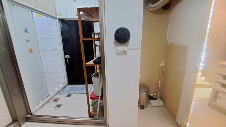 文湖邊間挑高黃金店面兼住辦(第8張)